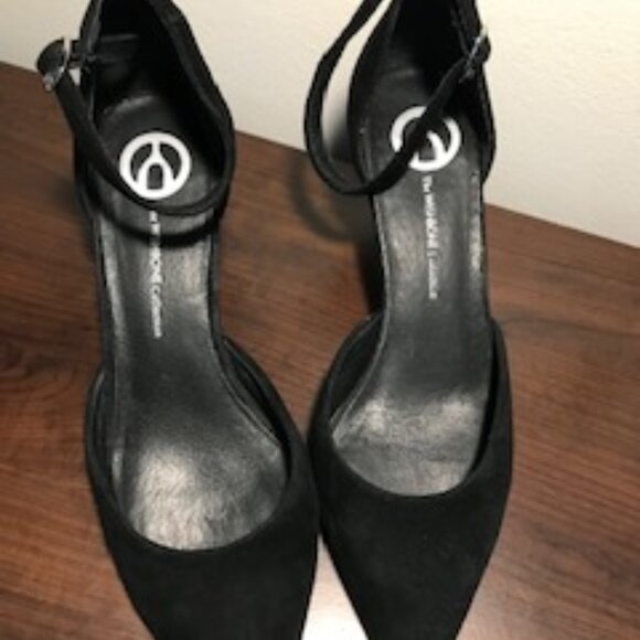 Wishbone Collection shoes, Natural Black Suede, Size 8.5, Excellent condition ! - Picture 1 of 12